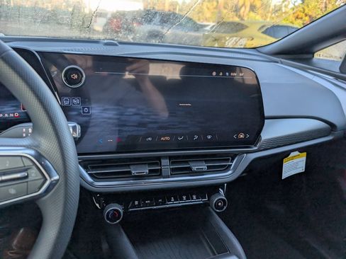 New 2026 Chevrolet Equinox EV LT image 17