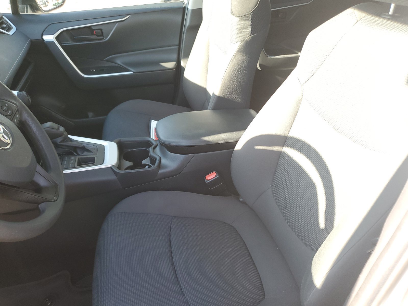 Certified 2021 Toyota RAV4 LE AWD/4WD image 17