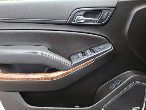 Used 2019 Chevrolet Suburban Premier w/ Premier Plus Edition image 14