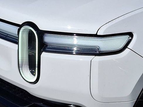 Used 2025 Rivian R1S Adventure AWD/4WD image 29