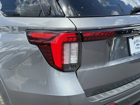 Certified 2025 Ford Explorer ST-Line AWD/4WD image 11
