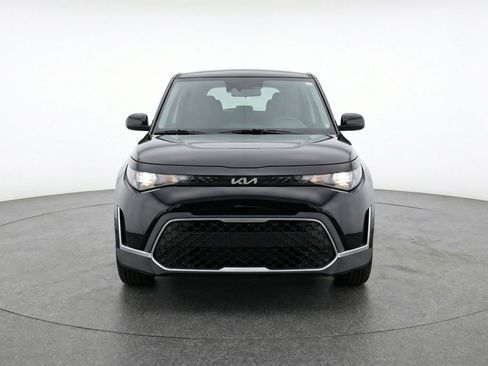 Used 2025 Kia Soul LX w/ LX Technology Package FWD image 2