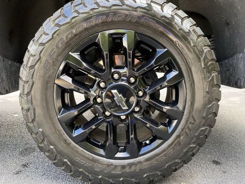 Used 2025 Chevrolet Silverado 2500 LTZ w/ LTZ Plus Package AWD/4WD image 49