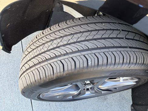 Certified 2025 Acura ADX A-Spec image 12