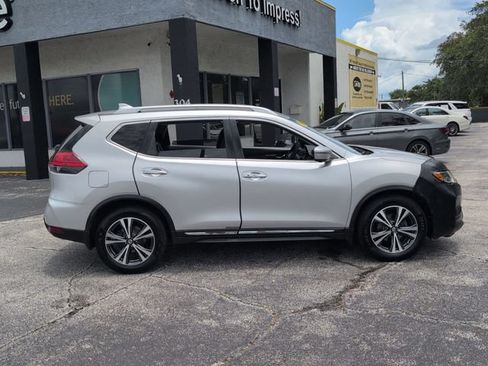Used 2017 Nissan Rogue SL FWD image 4