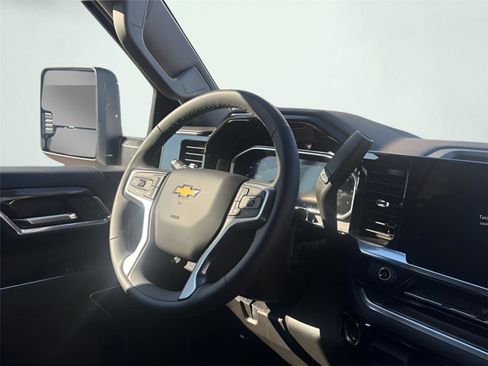 New 2026 Chevrolet Silverado 2500 LT image 18