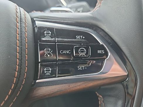 Used 2025 Jeep Grand Cherokee Summit AWD/4WD image 39