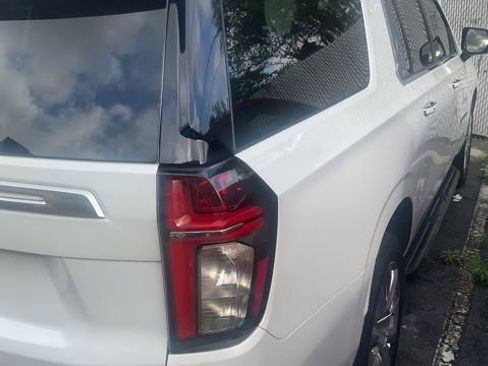Used 2023 Chevrolet Suburban High Country RWD image 3