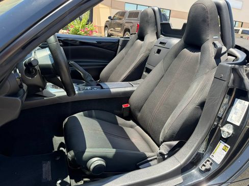 Used 2016 MAZDA MX-5 Miata Club RWD image 13