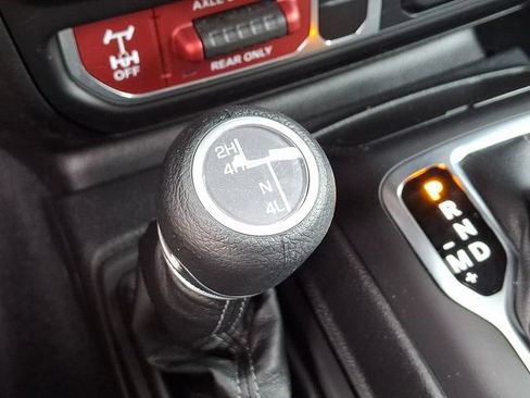 Certified 2025 Jeep Wrangler Unlimited Sport AWD/4WD image 23