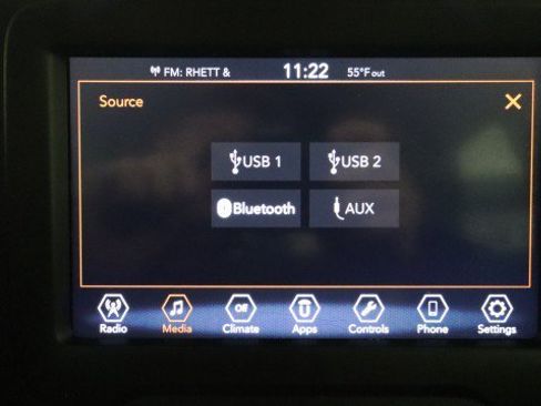 Used 2018 Jeep Renegade Latitude w/ Cold Weather Group AWD/4WD image 15