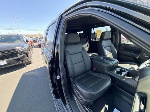 Used 2024 Chevrolet Tahoe Z71 image 32