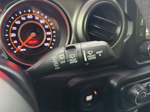 Used 2020 Jeep Wrangler Unlimited Sport image 59