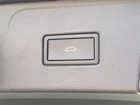 Used 2022 Volkswagen Atlas SE image 10