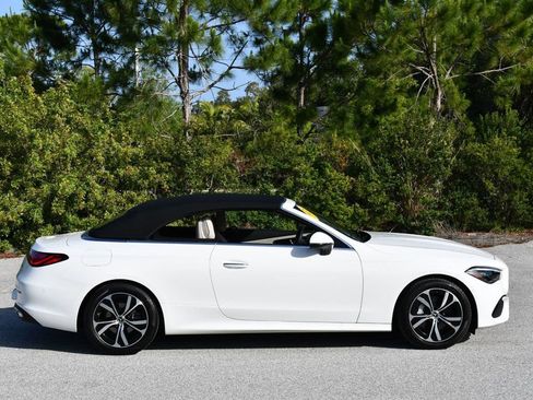 Used 2025 Mercedes-Benz CLE 300 4MATIC Cabriolet image 47