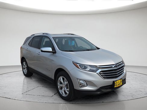 Used 2021 Chevrolet Equinox Premier AWD/4WD image 2