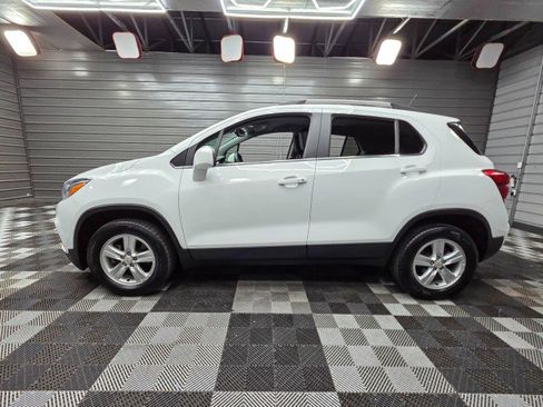 Used 2020 Chevrolet Trax LT w/ LT Convenience Package AWD/4WD image 8