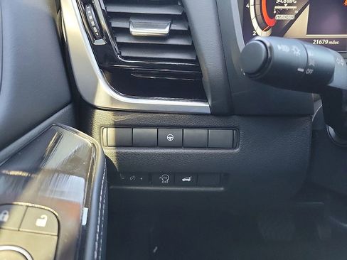 Used 2024 Nissan Rogue SL w/ SL Premium Package FWD image 14