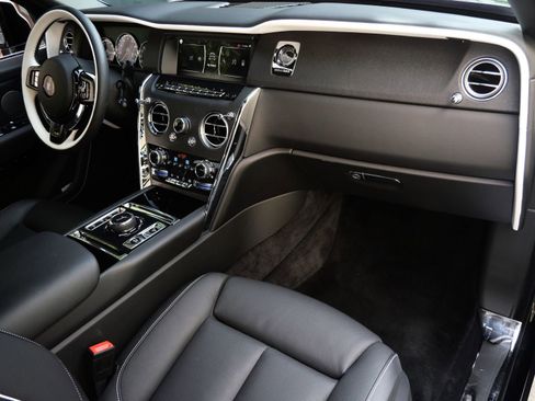 Used 2023 Rolls-Royce Cullinan AWD/4WD image 18