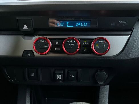 Used 2022 Toyota Tacoma SR5 image 24