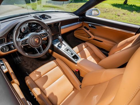 Used 2018 Porsche 911 Carrera S RWD image 6