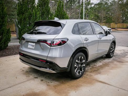 Used 2026 Honda HR-V EX-L image 11