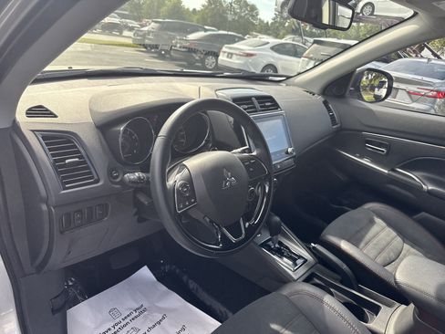 Used 2025 Mitsubishi Outlander Sport ES AWD/4WD image 14