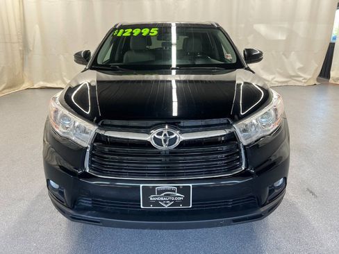Used 2016 Toyota Highlander XLE AWD/4WD image 2