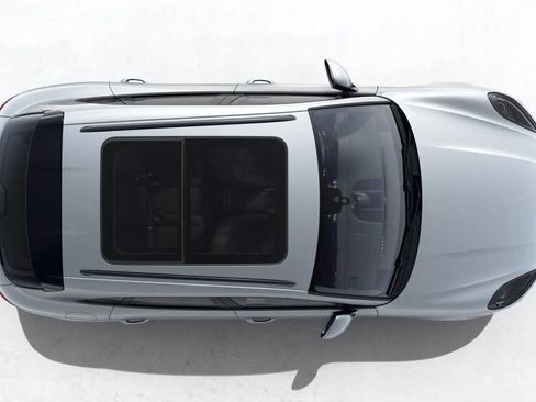 Certified 2026 Porsche Macan AWD/4WD image 8