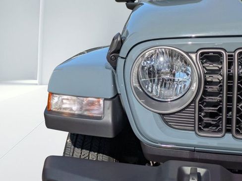 New 2025 Jeep Gladiator Sport image 8