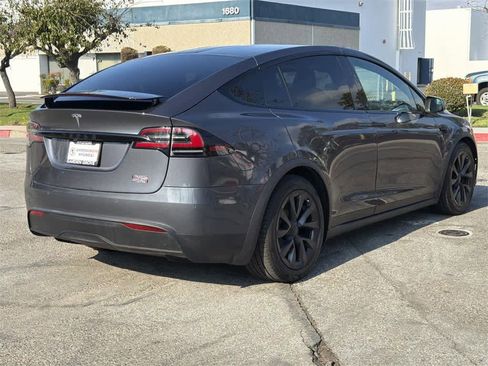 Used 2022 Tesla Model X Plaid image 6