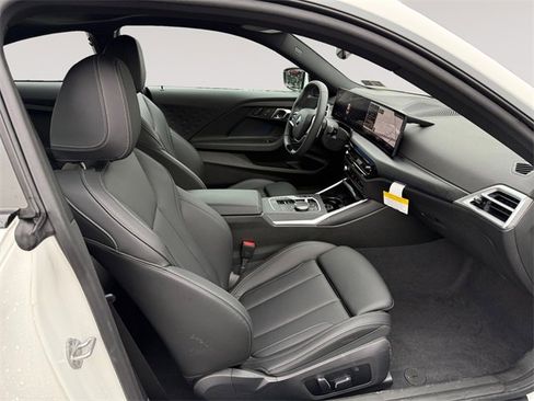 Used 2025 BMW 230i xDrive Coupe w/ Convenience Package image 15