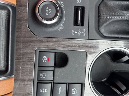 Used 2024 Toyota Highlander Platinum AWD/4WD image 15