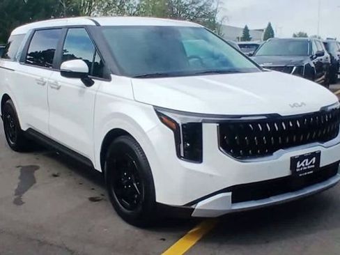 New 2026 Kia Carnival LX FWD image 5