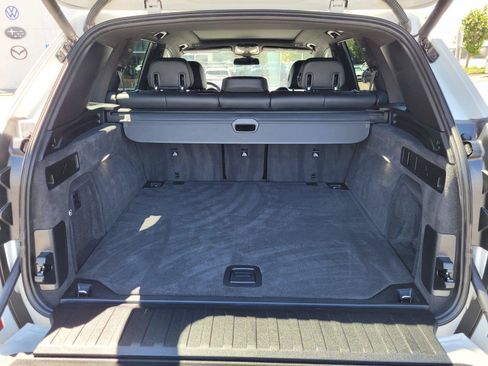Used 2025 BMW X5 xDrive40i w/ M Sport Package AWD/4WD image 35