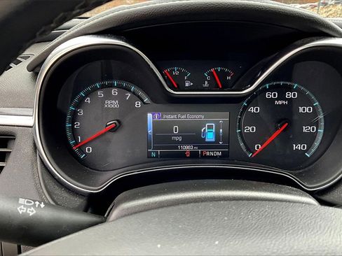 Used 2017 Chevrolet Impala LT w/ Convenience Package image 18