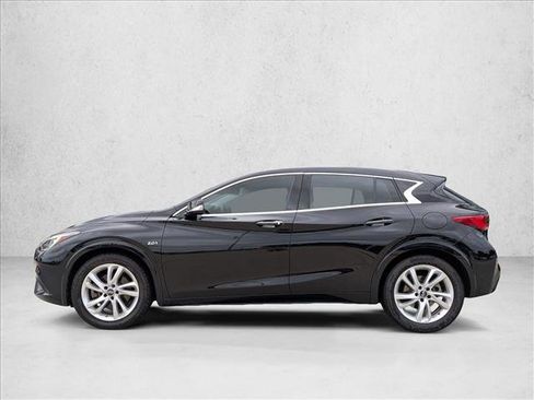 Used 2017 INFINITI QX30 FWD image 6