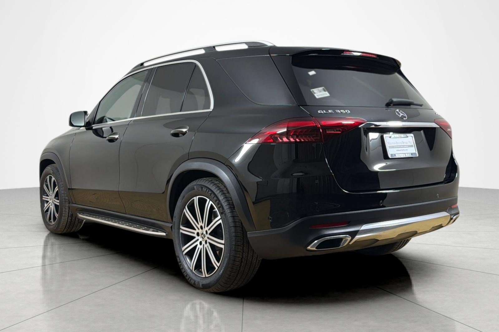 Used 2024 Mercedes-Benz GLE 350 4MATIC image 3