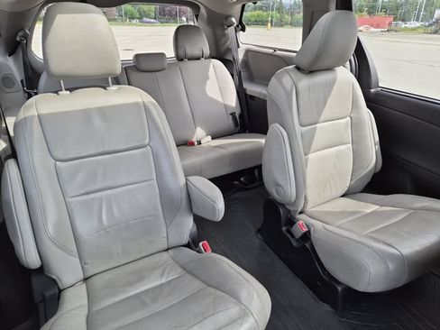 Used 2017 Toyota Sienna Limited Premium AWD/4WD image 22