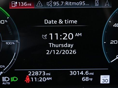 Used 2023 Audi e-tron Premium Plus w/ Premium Plus Package image 12