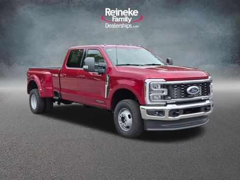 New 2026 Ford F350 XLT w/ XLT Premium Package AWD/4WD image 3
