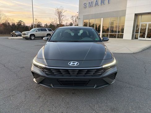 Used 2024 Hyundai Elantra SEL image 8