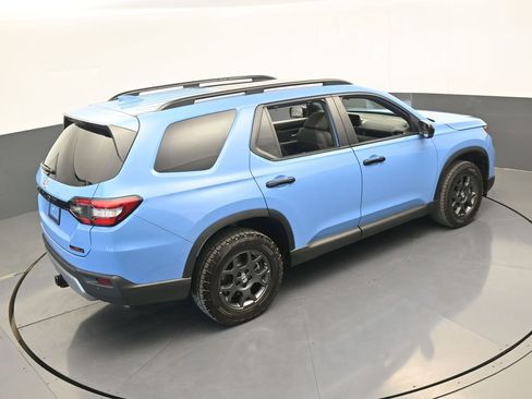 Used 2025 Honda Pilot TrailSport image 58