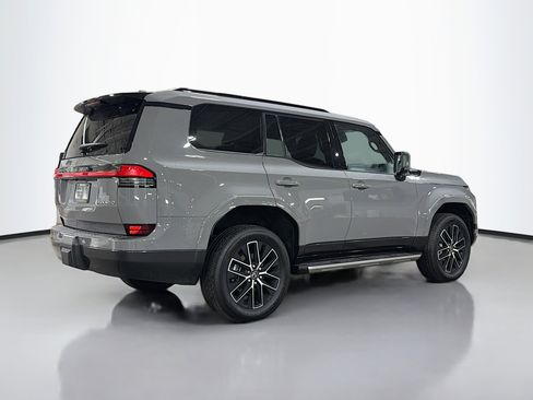 Used 2024 Lexus GX 550 w/ Accessory Package (2T) image 2