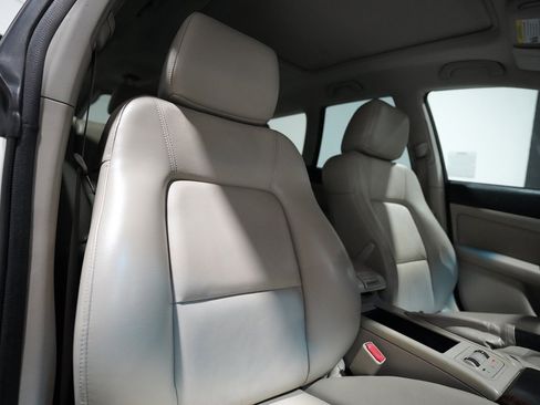 Used 2009 Subaru Outback 2.5i Limited image 7