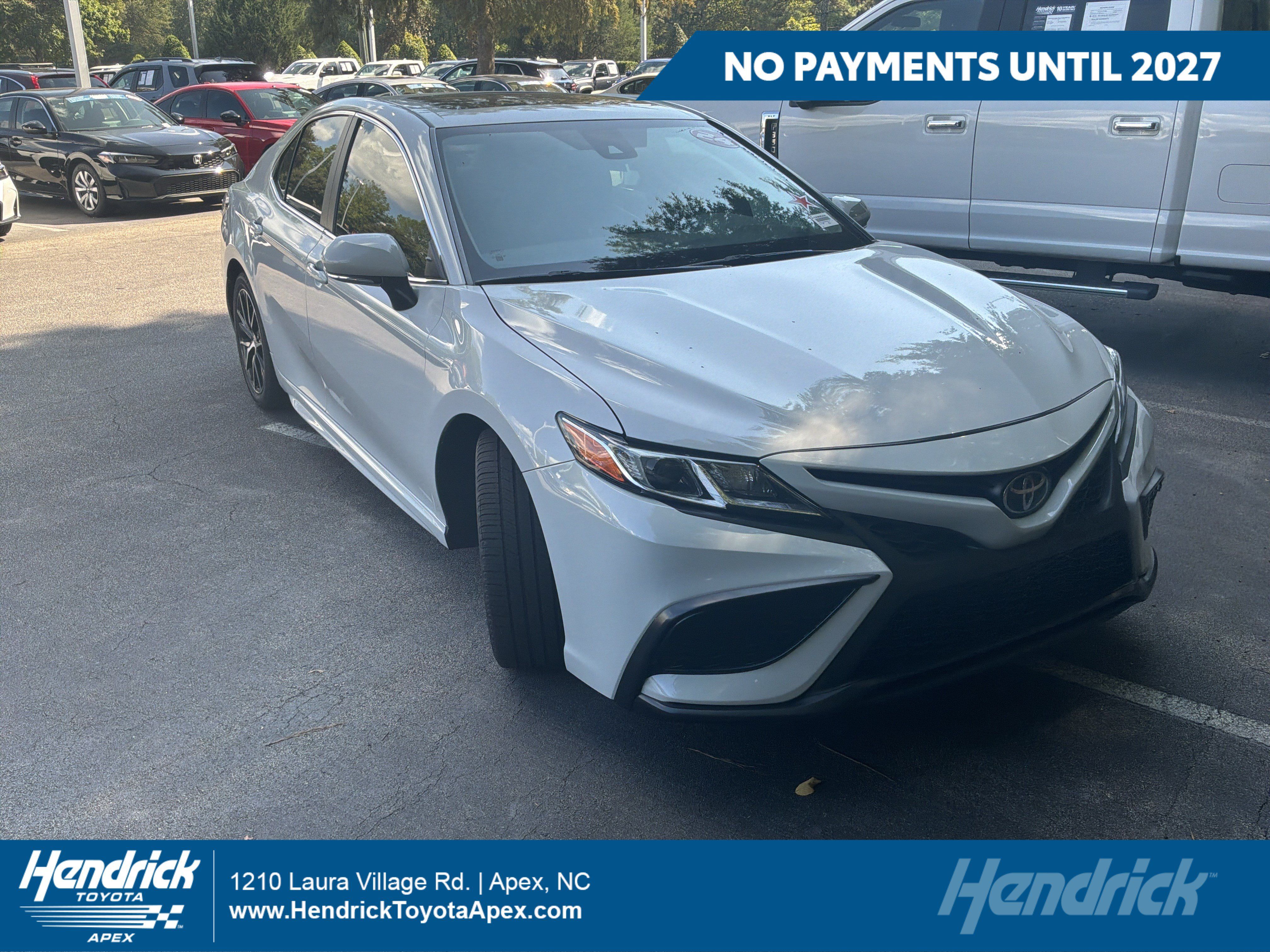 Used 2024 Toyota Camry SE FWD image 1