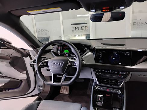 Used 2022 Audi e-tron GT Prestige w/ Prestige Package image 32