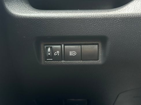 Used 2021 Toyota RAV4 XLE w/ Carpet Mat Package (TMS) image 28