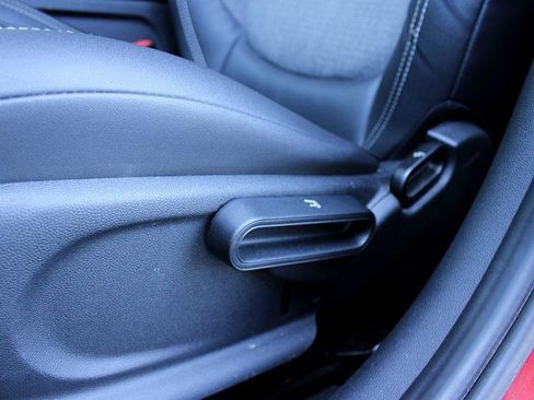 Used 2016 MINI Cooper Clubman image 9