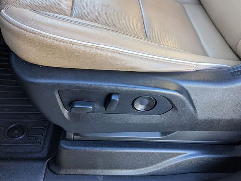 Used 2021 Chevrolet Suburban Premier image 13